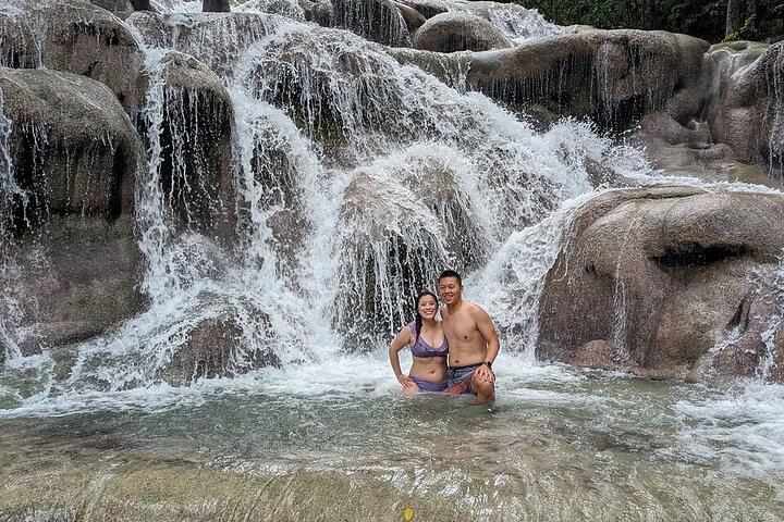 Montego Bay to Dunn's River Falls and Blue Hole with Hotel Pickup and Rose Hall Stop (12/12)