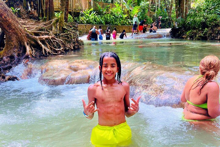 Dunn's River Falls Climb and Horseback Ride into the Sea, Montego Bay Pickup (1/5)