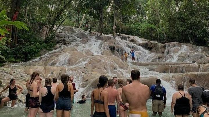 Dunn's River Falls and Rio Nuevo Bamboo River Rafting Combo, Ocho Rios (1/8)