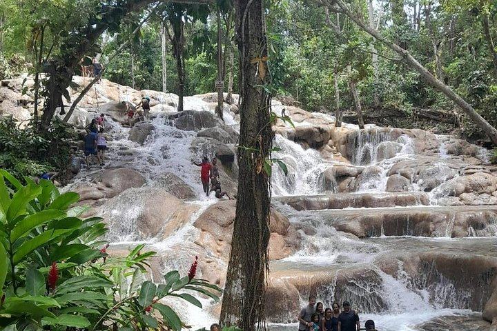 Dunn's River Falls and Rio Nuevo Bamboo River Rafting Combo, Ocho Rios (6/8)