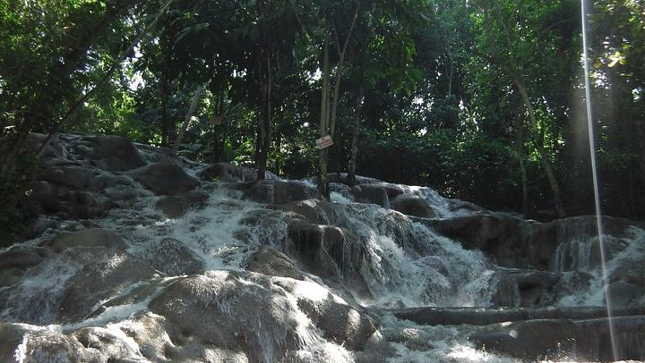 Private Dunn's River Falls Day with Shopping and Lunch Stops, Tour Jamaica Today (3/12)