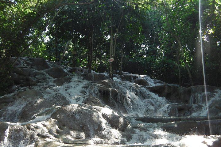 Private Dunn's River Falls Day with Shopping and Lunch Stops, Tour Jamaica Today (3/12)