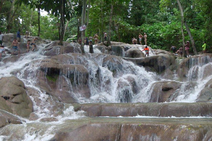 Private Dunn's River Falls Day with Shopping and Lunch Stops, Tour Jamaica Today (6/12)