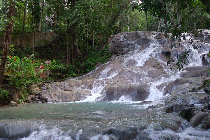 Private Dunn's River Falls Day with Shopping and Lunch Stops, Tour Jamaica Today (4/12)