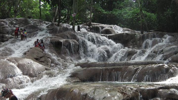 Private Dunn's River Falls Day with Shopping and Lunch Stops, Tour Jamaica Today (2/12)