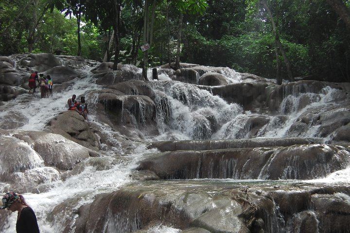 Private Dunn's River Falls Day with Shopping and Lunch Stops, Tour Jamaica Today (2/12)