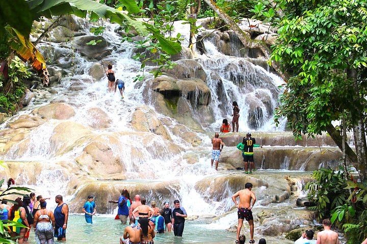 Blue Hole and Dunn's River Park Combo from Montego Bay Hotels, Entry Fees Included (2/12)