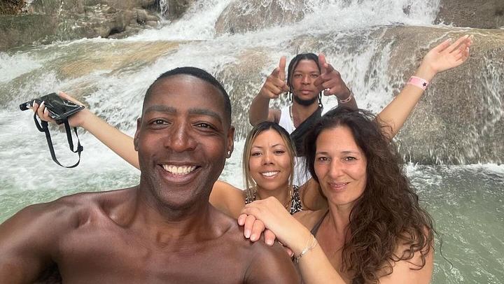Dunn's River Falls Climb and Horseback Ride into the Sea, Montego Bay Pickup (4/5)