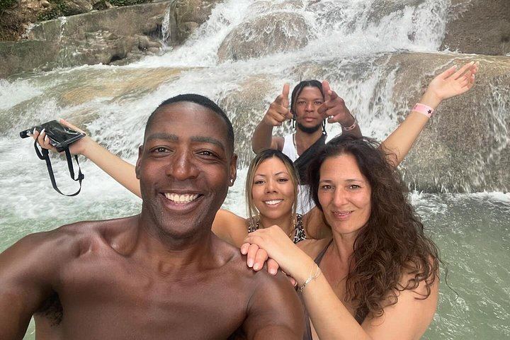 Dunn's River Falls Climb and Horseback Ride into the Sea, Montego Bay Pickup (4/5)