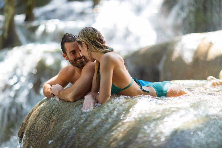 Four-Hour Dunn's River Falls Catamaran Cruise with Live DJ and Open Bar (9/12)