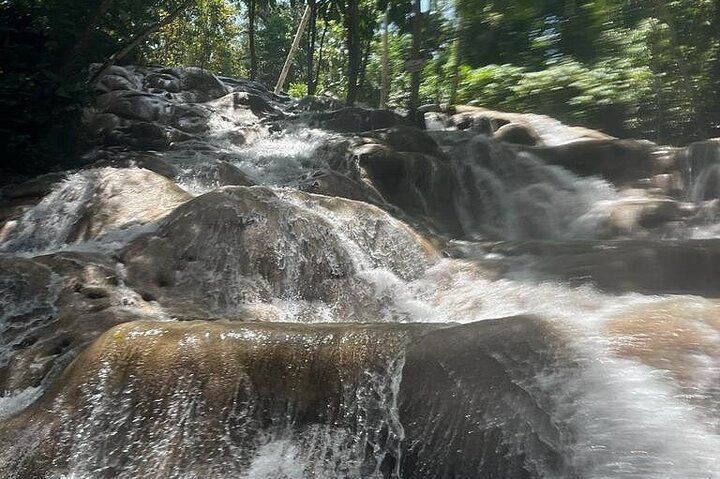 Ocho Rios Blue Hole and Dunn's River Falls Tour with All Admission Fees Included, 4 Hours (5/5)