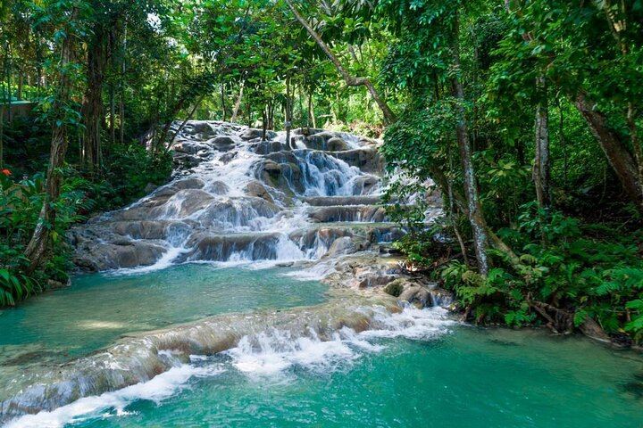 Private Dunn's River Falls Day with Shopping and Lunch Stops, Tour Jamaica Today (7/12)