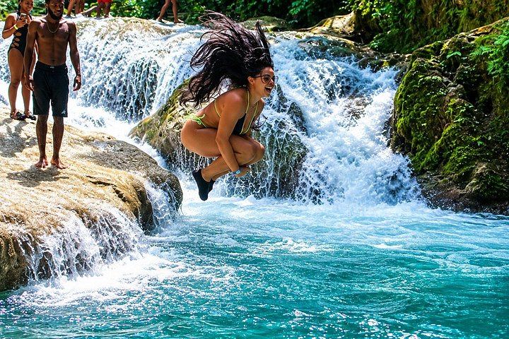 Blue Hole and Dunn's River Park Combo from Montego Bay Hotels, Entry Fees Included (5/12)