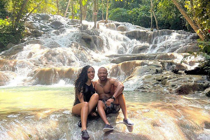 Blue Hole and Dunn's River Park Combo from Montego Bay Hotels, Entry Fees Included (6/12)