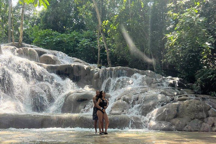 Blue Hole and Dunn's River Park Combo from Montego Bay Hotels, Entry Fees Included (3/12)