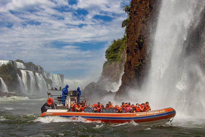 Iguazu Falls Shared Day Tour with Hotel Pickup, Tourism Corridor and Fast-Track Entry (7/12)