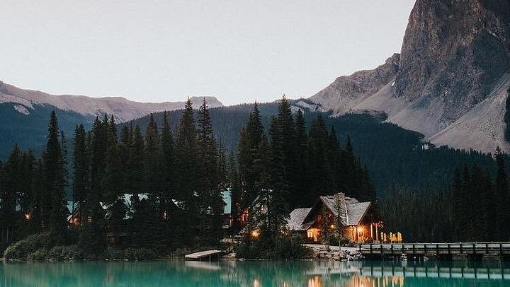 Lake Louise, Emerald Lake and Takakkaw Falls: Banff, Yoho and Kootenay Day Tour (2/12)