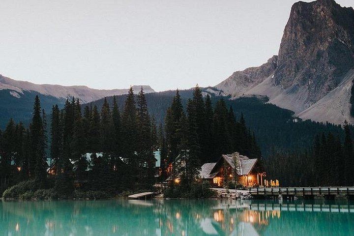 Lake Louise, Emerald Lake and Takakkaw Falls: Banff, Yoho and Kootenay Day Tour (2/12)