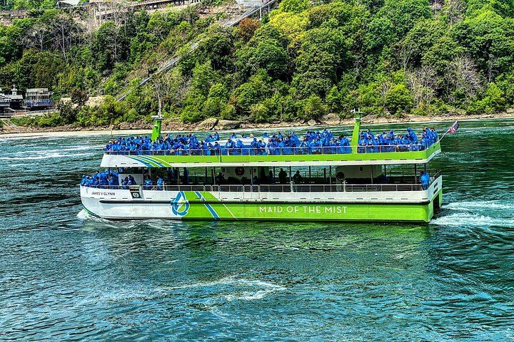 Niagara Falls Daredevil History Walk: Maid of the Mist and Timed Cave of the Winds (2/12)