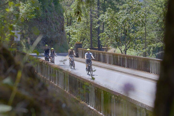 Self-Guided Multnomah Falls E-Bike Rental Tour to Gorge Waterfalls, 3.5 Hours (2/12)