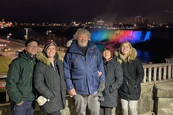 Niagara Falls Private Night Tour with Fallsview Dinner, Fireworks Cruise and Tower