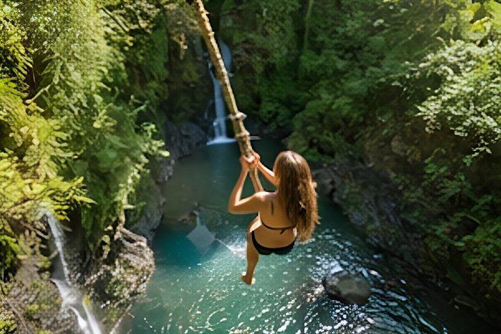 Maui Waterfall Hike with Optional Cliff Jumping and GoPro Photos, 3.5 Hours (1/12)
