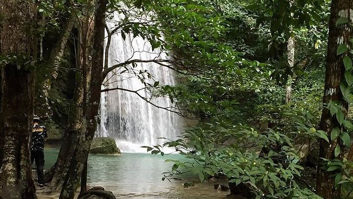 Private Day Trip from Bangkok: Kanchanaburi War Cemetery, Kwai Bridge and Erawan (2/10)
