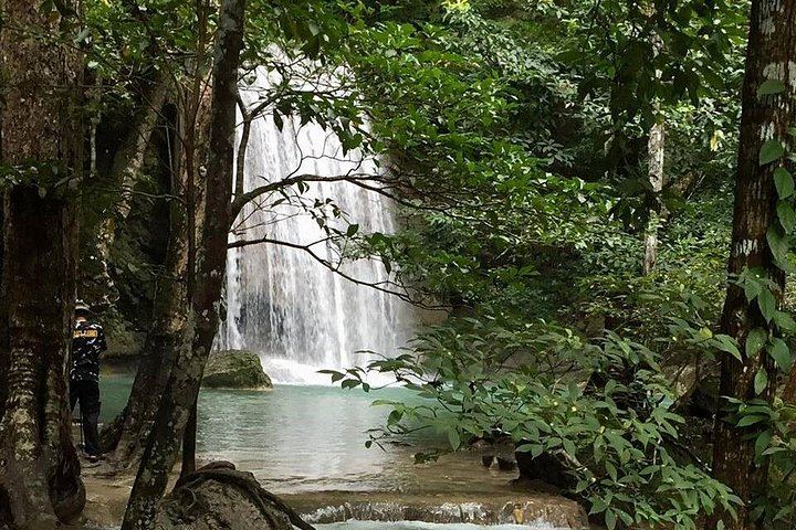 Private Day Trip from Bangkok: Kanchanaburi War Cemetery, Kwai Bridge and Erawan (2/10)