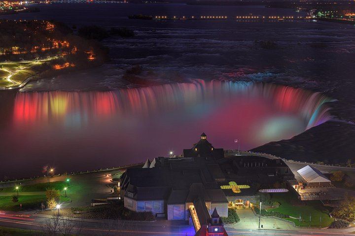 Niagara Falls Festival of Lights Evening Tour from Toronto with Maple Tasting (1/12)