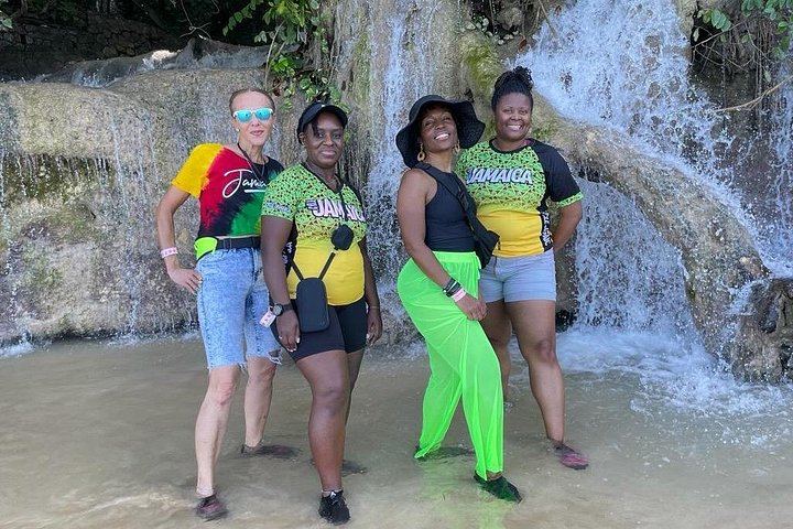 Dunn's River Falls Guided Climb with Holiday Services from Ocho Rios Hotels (12/12)