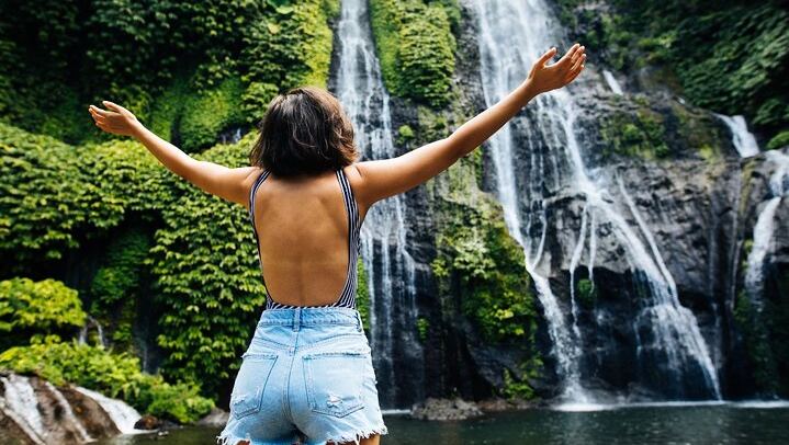 Private Northern Bali Trip: Ulun Danu Temple, Sekumpul Trek and Banyumala Falls (1/8)