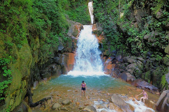 Cuilpilapan Miravalles Hike to Two Waterfalls and Suspension Bridge with Sloth Option (9/11)