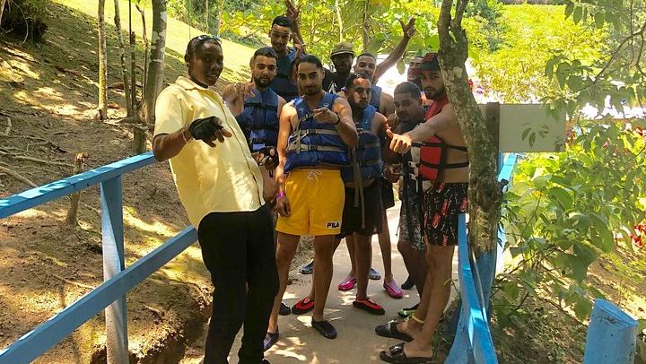 Montego Bay Day Trip to Martha Brae River Rafting and Blue Hole with Private Transport (4/12)
