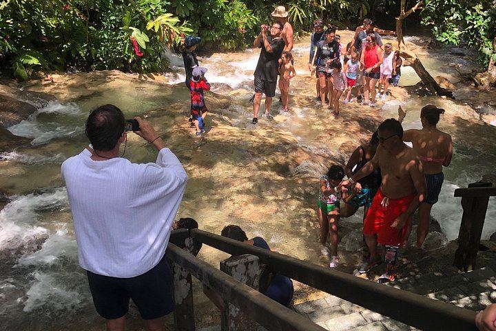 Dunn's River Falls Day Tour with Entrance Fees, Columbus Park and Pier Pickup (9/12)