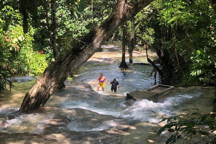 Dunn's River Falls Day Tour with Entrance Fees, Columbus Park and Pier Pickup (10/12)