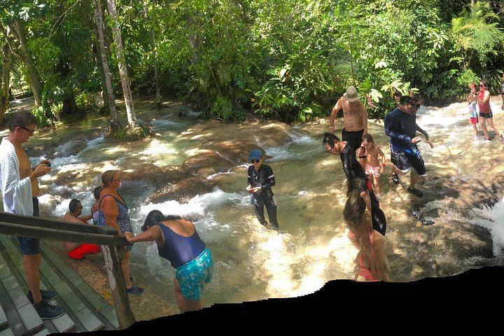 Dunn's River Falls Day Tour with Entrance Fees, Columbus Park and Pier Pickup (12/12)
