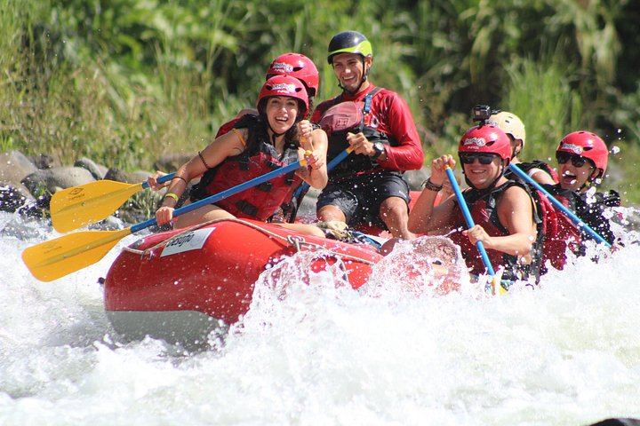 Gravity Falls Waterfall Jumping and River Rafting Extreme Combo, La Fortuna (6/10)