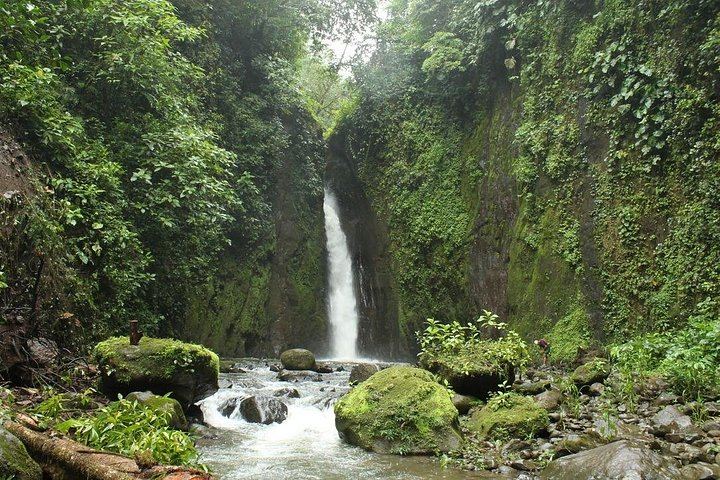 Gravity Falls Waterfall Jumping and River Rafting Extreme Combo, La Fortuna (3/10)