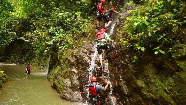 Gravity Falls Waterfall Jumping and River Rafting Extreme Combo, La Fortuna (4/10)