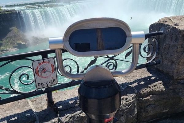 Fall for Niagara Sightseeing Day Tour from Toronto with Parkway Photo Stops
