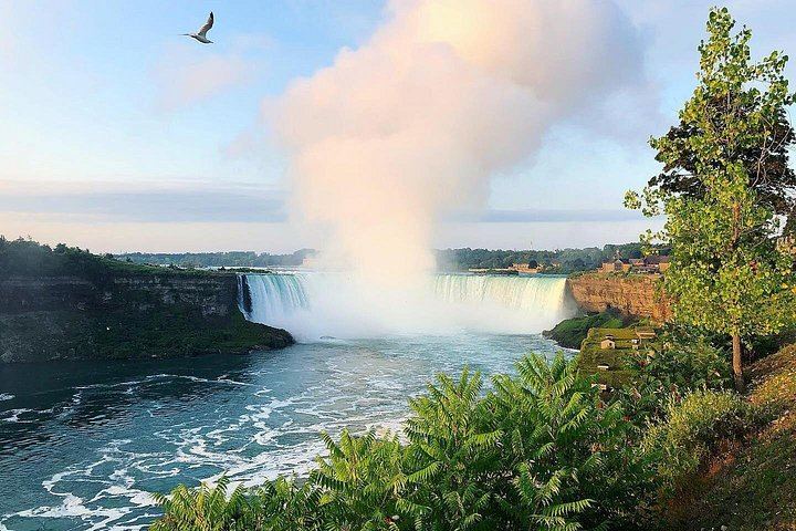 Fall for Niagara Sightseeing Day Tour from Toronto with Parkway Photo Stops (9/11)