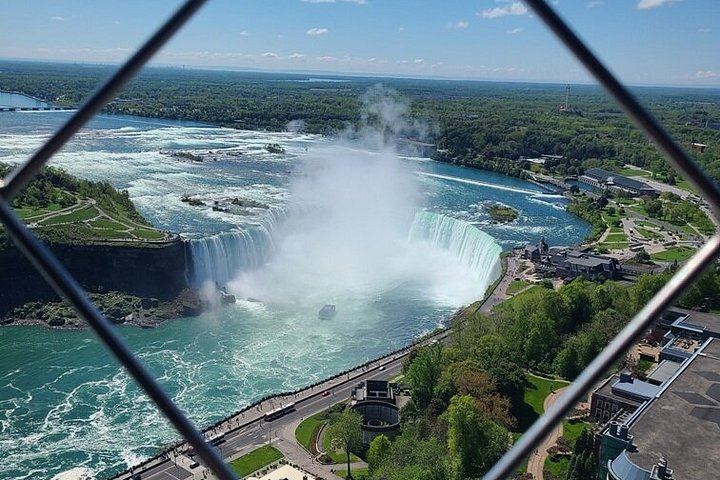 Fall for Niagara Sightseeing Day Tour from Toronto with Parkway Photo Stops (1/11)