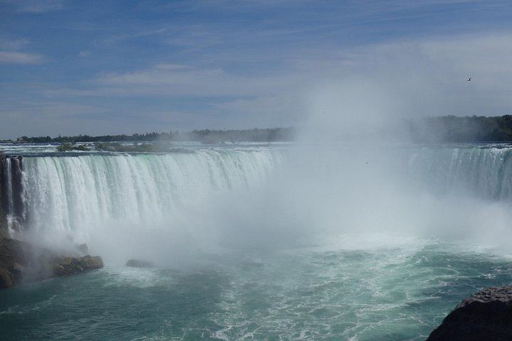 Fall for Niagara Sightseeing Day Tour from Toronto with Parkway Photo Stops (6/11)