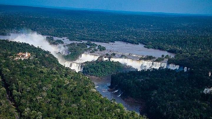 Iguassu Falls Brazilian Side with Macuco Safari Boat and AquaFoz Aquarium (3/12)
