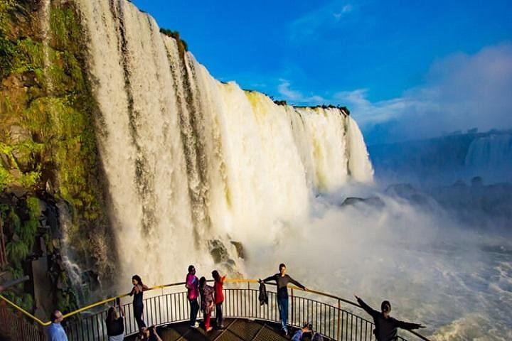 Iguassu Falls Brazilian Side with Macuco Safari Boat and AquaFoz Aquarium (4/12)