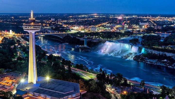 Niagara Falls Canada Walking Tour from Skylon Tower with Fireworks Viewing Spot (4/5)