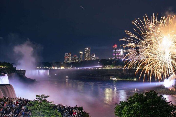 Niagara Falls Canada Walking Tour from Skylon Tower with Fireworks Viewing Spot (1/5)