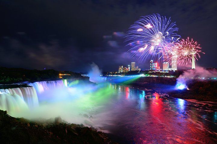 Niagara Falls Night Tour by Mercedes Van with Dinner, Fireworks Cruise and Tower (1/11)