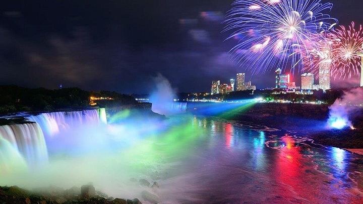 Toronto Full-Day Niagara Falls Tour with Hornblower Cruise, Maple Tasting and Fireworks (2/12)