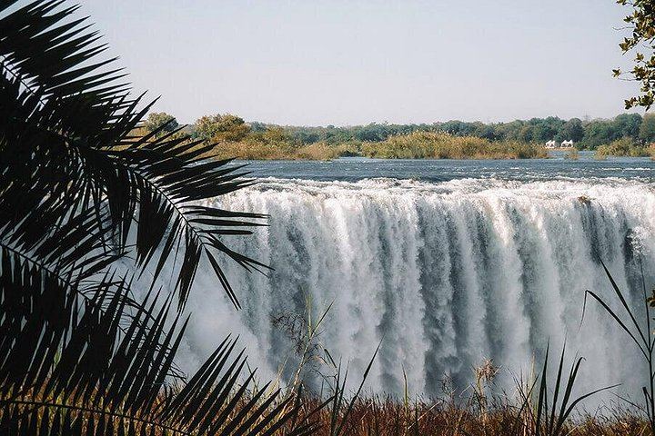 Flight of Angels Helicopter Flight over Mosi-oa-Tunya National Park and Victoria Falls (4/5)